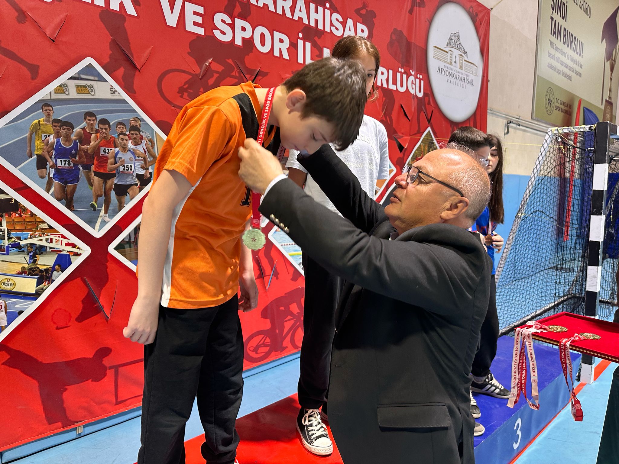 B164799C B9D4 4F93 8261 8Cdd590D7367