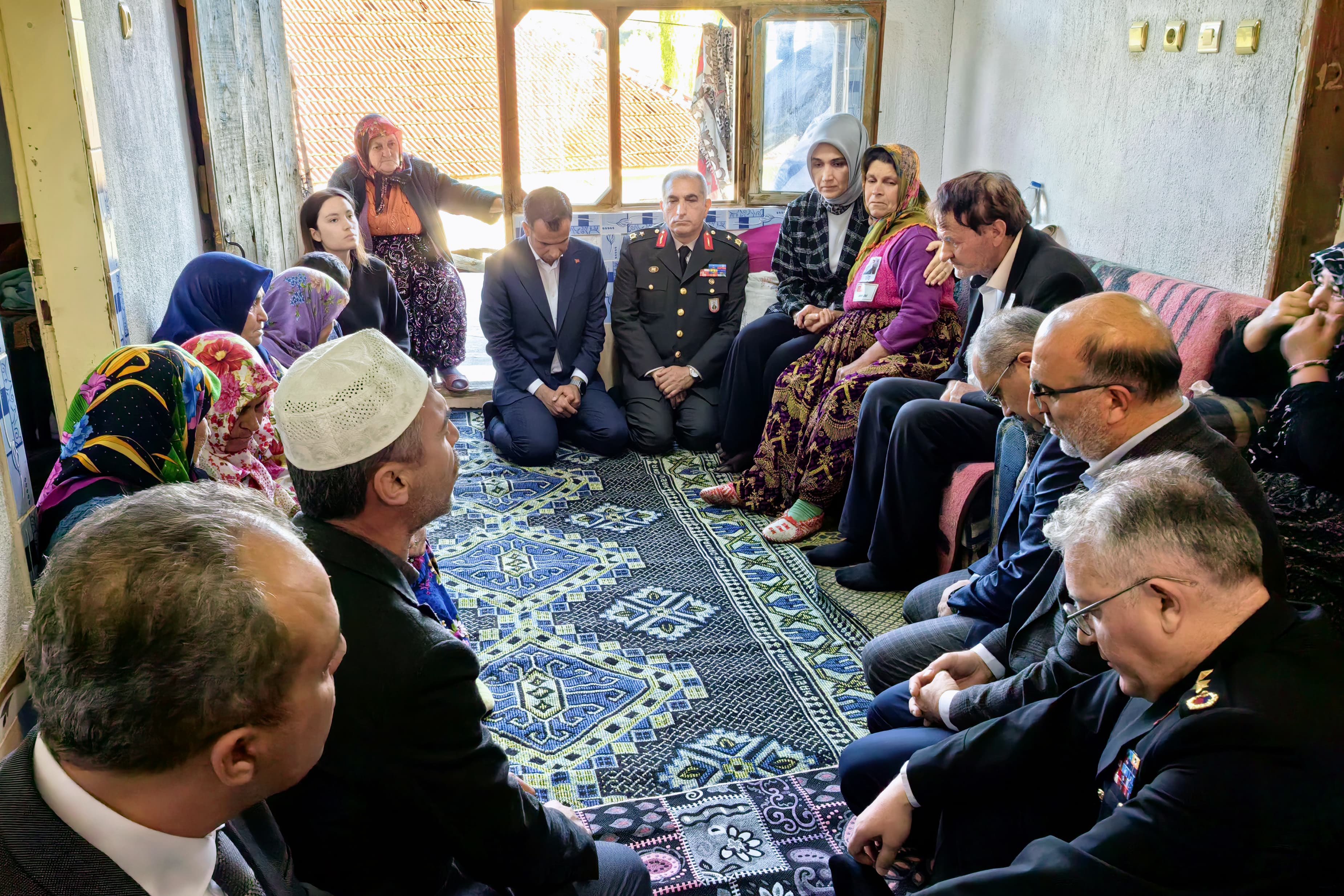 Gq I L C6E Xk A A Kqh0