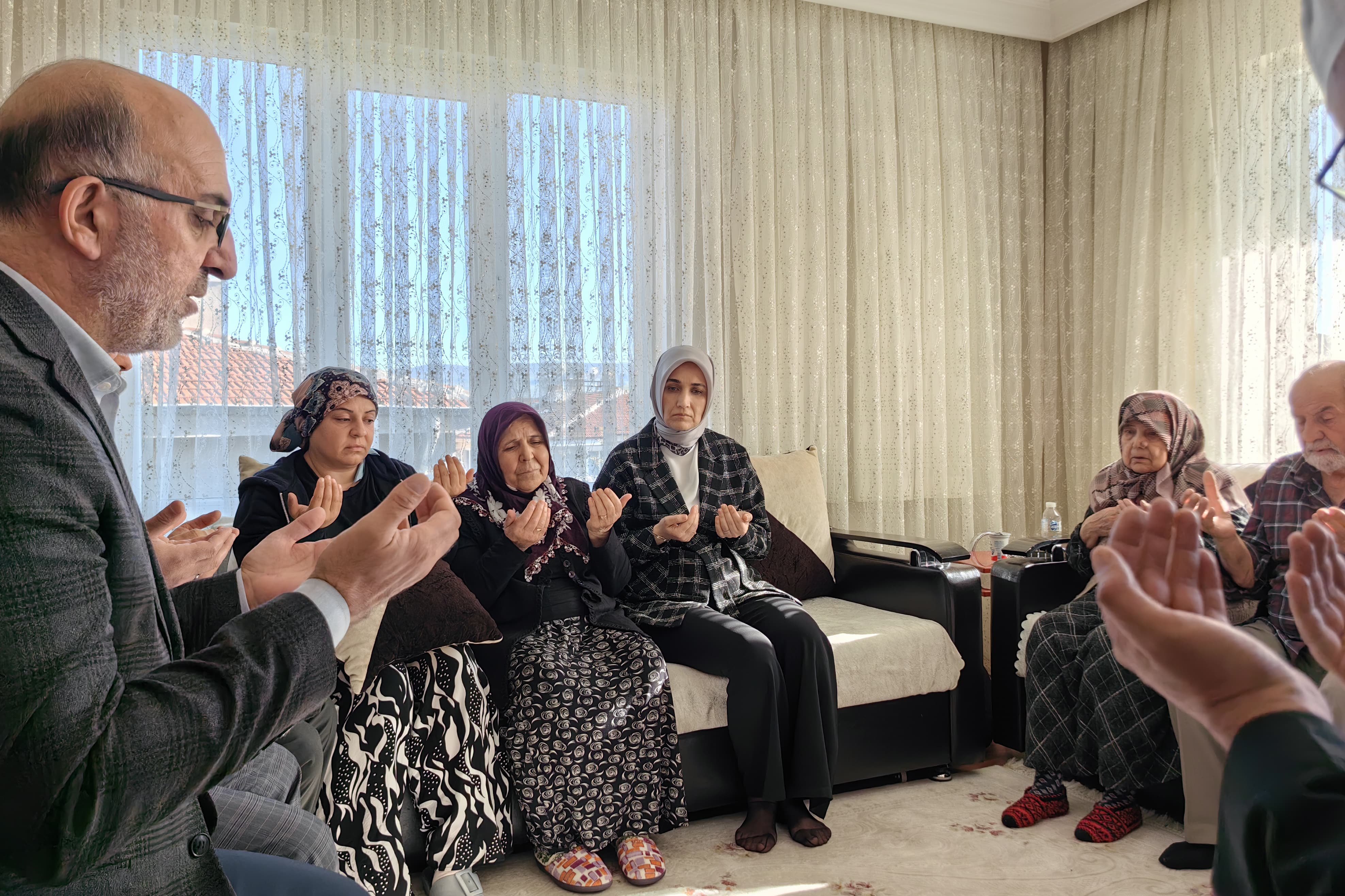 Gq I L G Vj Wo A E Ts Rz