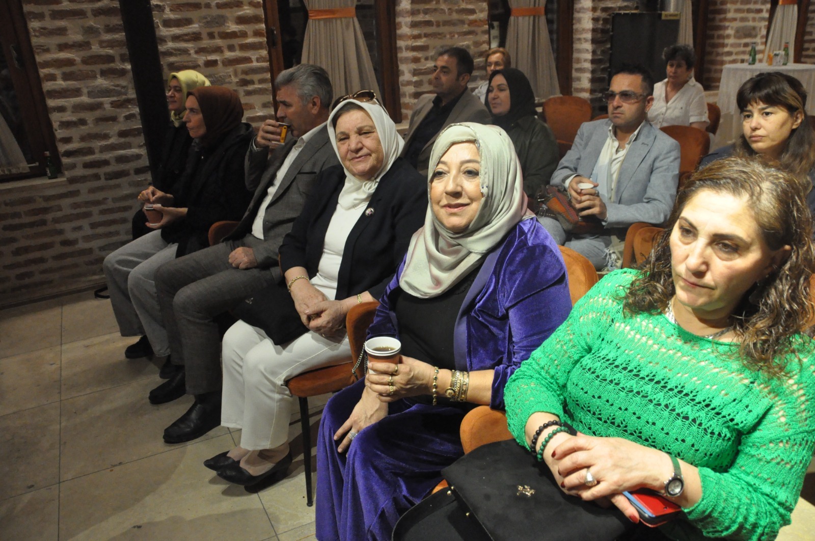 Bd21B299 3432 4801 908E 464Bfbbf6222