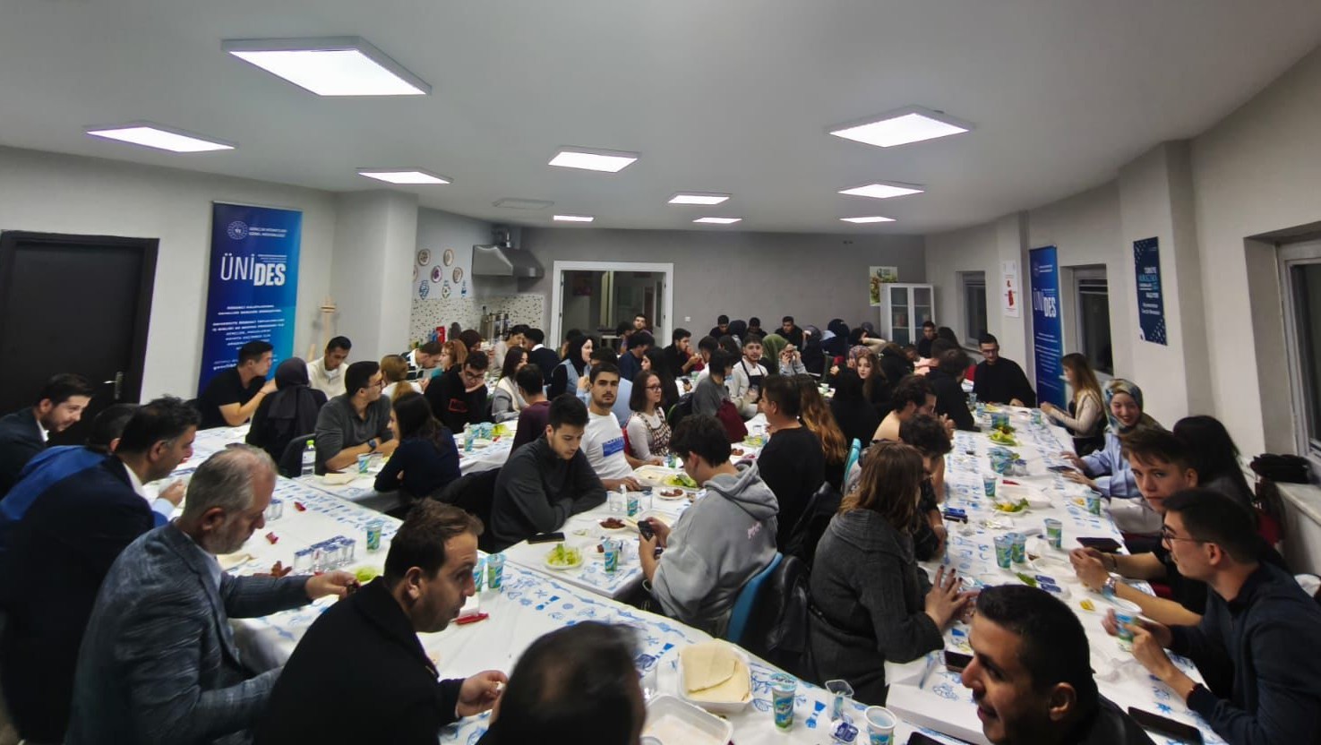 Thumbnail Whatsapp Image 2025 10 09 At 09.35.34 (1)