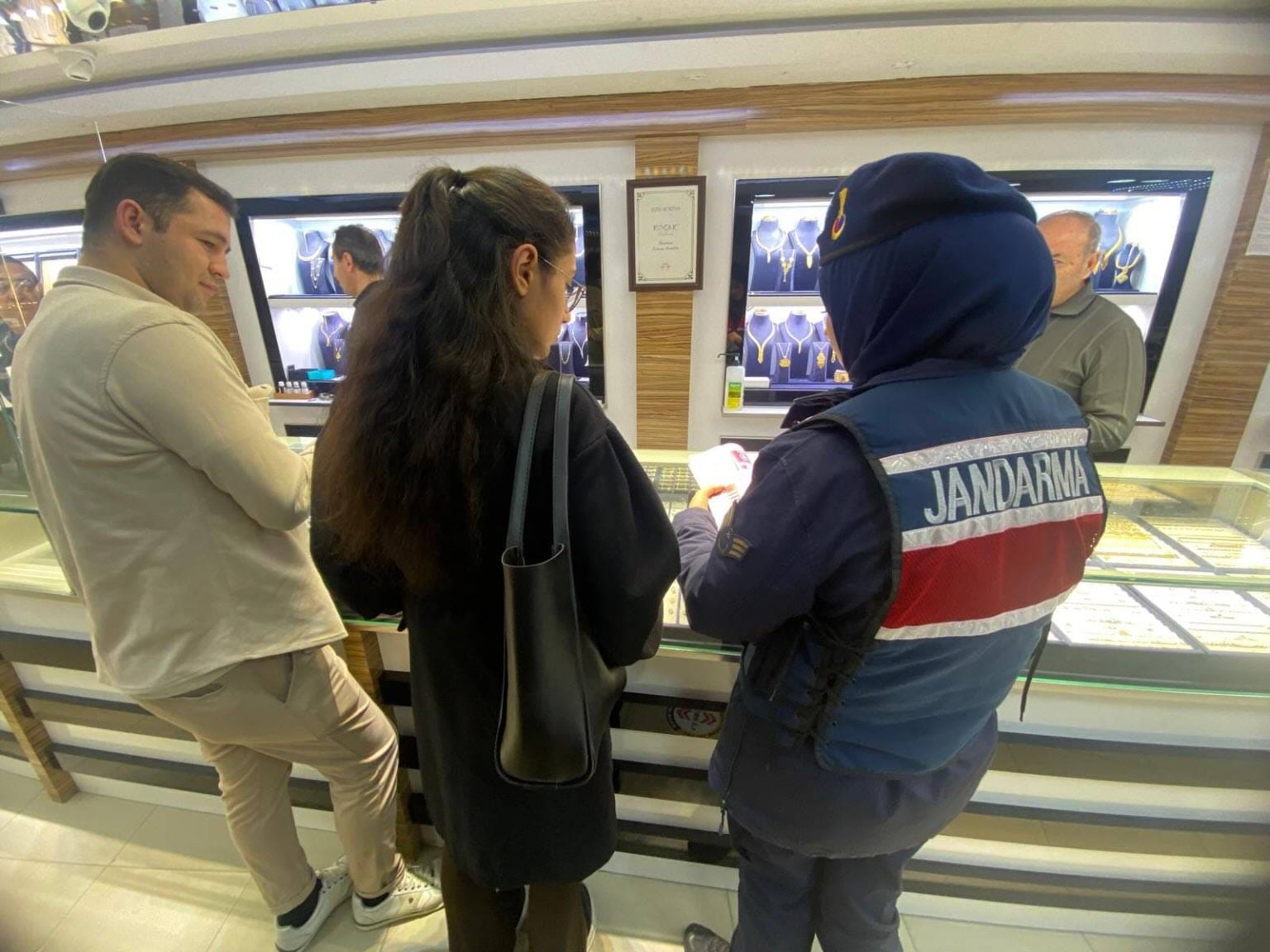 269B4652 274D 4815 843F 7852Dccb3E94