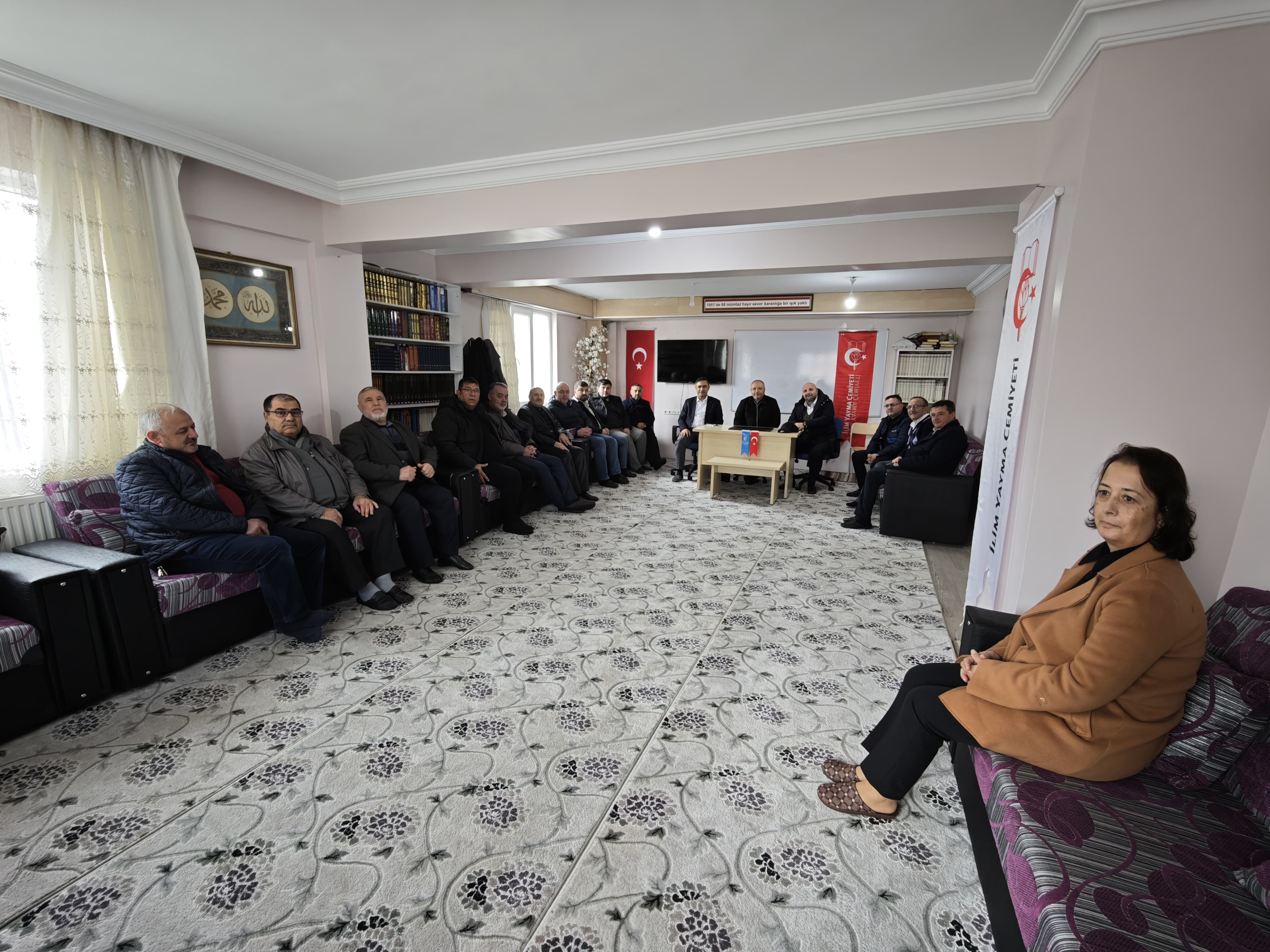 4E576B6E Dade 484F B8A3 62F6C9811F94