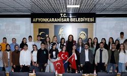  BAŞKAN BURCU KÖKSAL GENÇLERLE BULUŞTU