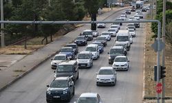 Afyonkarahisar-Antalya kara yolunda bayram yoğunluğu