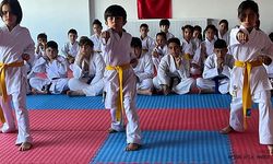 Afyonkarahisar'da Karate Kuşak sınavı tamamlandı, sporcular üst kemere terfi etti