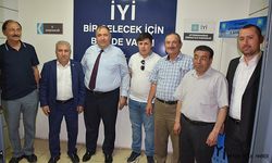 İYİ Parti Bayramlaşmasına Yoğun İlgi