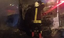 Seyir halindeyken yanmaya başlayan tır söndürüldü