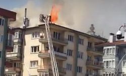 Çatı Alev Alev! Şans eseri can kaybı yok!