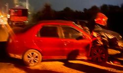 iki otomobilin çarpışması sonucu 5 kişi yaralandı