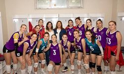 Afyon Belediye Yüntaş, Düzce'yi Evinde Süpürdü: Voleybol Ligine 2. Zafer Damgası!