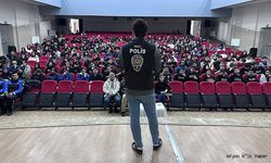 Afyonkarahisar'da 500 Öğrenciye Siber Güvenlik Eğitimi: Emniyet Müdürlüğü'nden "Dijital Savunma" Hamlesi!