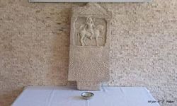 Tarihi Eser Kaçakçılarına Darbe: Mezar Steli ve Cam Kase Ele Geçirildi.!