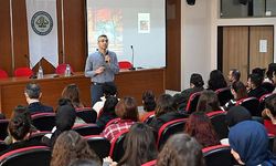 “Yorgun Ruhlar İçin Hayatı İyileştiren Formüller” Konferansı Düzenlendi