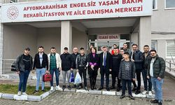 "Afyon'da Berberlerden Özel Bireylere 'Sevgi Makası' Hareketi"