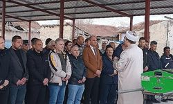 KAYMAKAM DURU, ŞEHİDİMİZİN ANNESİNİN CENAZESİNE KATILDI