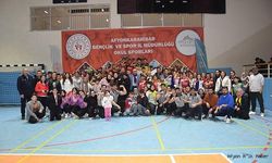 Okul Sporları Yıldızlar Bilek Güreşi Müsabakaları Çiğiltepe Spor Salonunda Heyecanla Tamamlandı