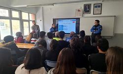 Emniyet Ekipleri Gençleri Bilgilendirmeye Devam Ediyor
