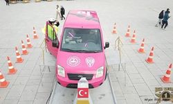 Emniyet Kemeri Hayat Kurtarıyor: Afyonkarahisar'da Gençlere Uygulamalı Eğitim