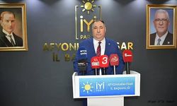 Mısırlıoğlu; "Filler Tepişiyor, Çimenler Eziliyor"