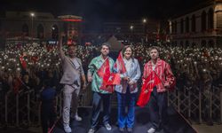 "23 NİSAN´DA COŞKU DORUKTAYDI"