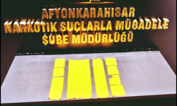 Peçete İçindeki Şok! Afyonkarahisar Emniyeti Uyuşturucu Tacirlerini Yakaladı.