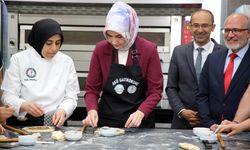 Vali Yiğitbaşı, Öğrencilerle Mercimekli Bükme Yaptı