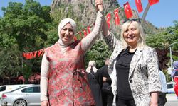 Cumhur İttifakı’ndan Aile Günü Yürüyüşünde El Ele Mesajı