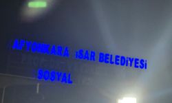 Vatandaşlardan Tabela Tepkisi: “Veysel Eroğlu’nun İsmi Neden Bu Hâlde?”