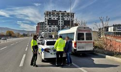 Afyonkarahisar'da Kaldırımda Seyir Halindeki Minibüse Ağır Ceza.!