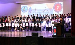 Rektör Prof. Dr. Karakaş’ın Katılımıyla Veteriner Hekim Adayları Beyaz Önlük Giydi