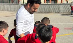 İsa Urhanoğlu Yılın Öğretmeni seçildi.