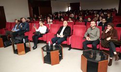 “Felsefeye Yeni Bir Başlangıç Yapmak” Konulu Konferans Gerçekleştirildi