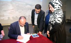 Yazar Kılınç, “Kayıp Coğrafyanın İzinde: Doğu Türkistan Seyahatnamesi”ni Anlattı