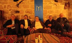 İYİ Parti Heyeti Döğer Kervansaray’da Vatandaşlarla Buluştu