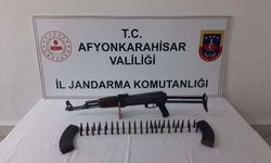 Jandarmadan Büyük Operasyon: Araçta AK-47 Ele Geçirildi
