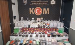 Afyonkarahisar'da Operasyon: İş Yeri ve Araçta Yapılan Aramada Silah ve Kaçak Malzemeler Ele Geçirildi