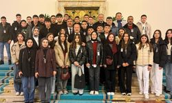 Taytak, Sinanpaşa’dan Gelen Başarılı Öğrencileri Gazi Meclis’te Ağırladı