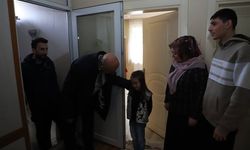 Başkan Şahin, Minareler Süngü Şiirini Okuyan Öğrenciyi Ziyaret Etti