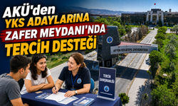 AKÜ’den YKS Adaylarına Zafer Meydanı’nda Tercih Desteği