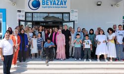 BAŞKAN BURCU KÖKSAL OTİZMLİ BİREYLER VE AİLELERİYLE BULUŞTU