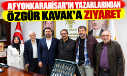 AFYONKARAHİSAR’IN YAZARLARINDAN ÖZGÜR KAVAK’A ZİYARET
