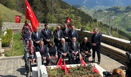 İyi Parti Milletvekili Olgun, Şehit Eren Bülbül'ü Kabri Başında Ziyaret Etti