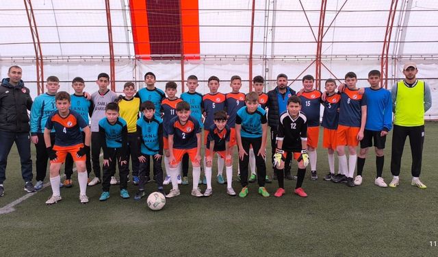 Şuhut’ta Spor Coşkusu 23 Nisan’da Taçlandı: Dereceye Giren Okullara Kupaları Verildi