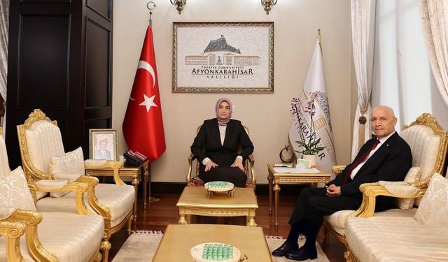 Afyonkarahisar Valisi Yiğitbaşı, Ankara Yenimahalle Belediye Başkanı Yaşar'ı Kabul Etti