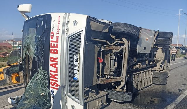 İşçi Servisi Devrildi: 12 Yaralı