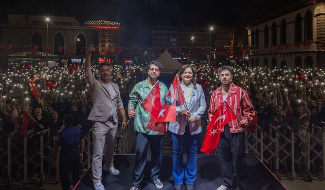 "23 NİSAN´DA COŞKU DORUKTAYDI"