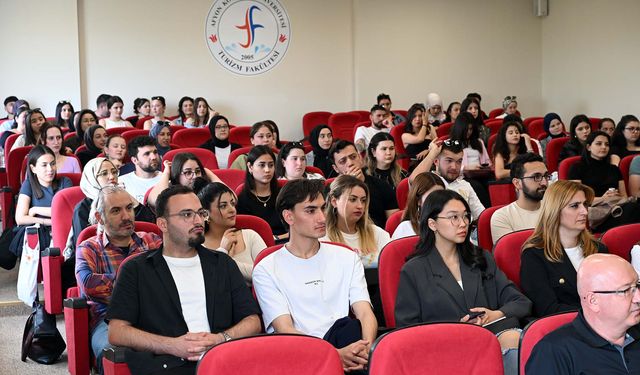 Turizm Fakültesinde “Turizm Duayenleri Söyleşileri”nin İkincisi Düzenlendi