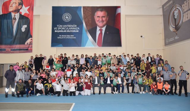 Okul Sporlarında Bilek Güreşi Müsabakalarında Heyecan Dorukta
