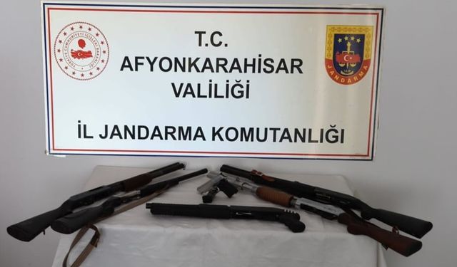 Afyonkarahisar'da Ruhsatsız Silah Operasyonu: 9 Şüpheli Gözaltında!
